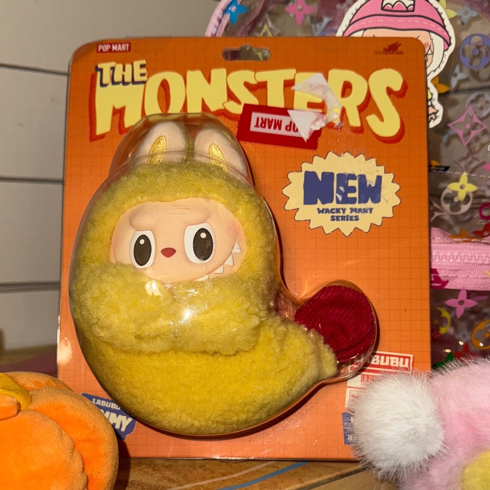 Popmart labubu shrimp headphone case-Last one I have!!